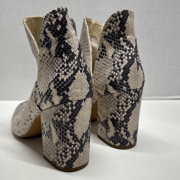 Steve Madden Rookie Bootie High Heeled Ankle Boots Natural Vegan Snake Print 9 - Picture 5 of 12